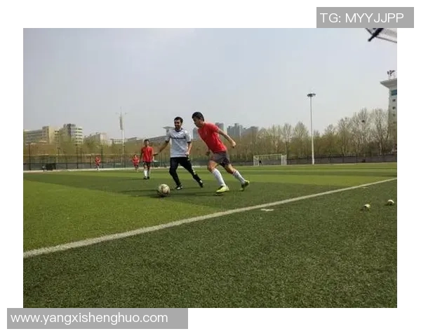 足球明星的照片如何传递他们的魅力与风采探讨与分析